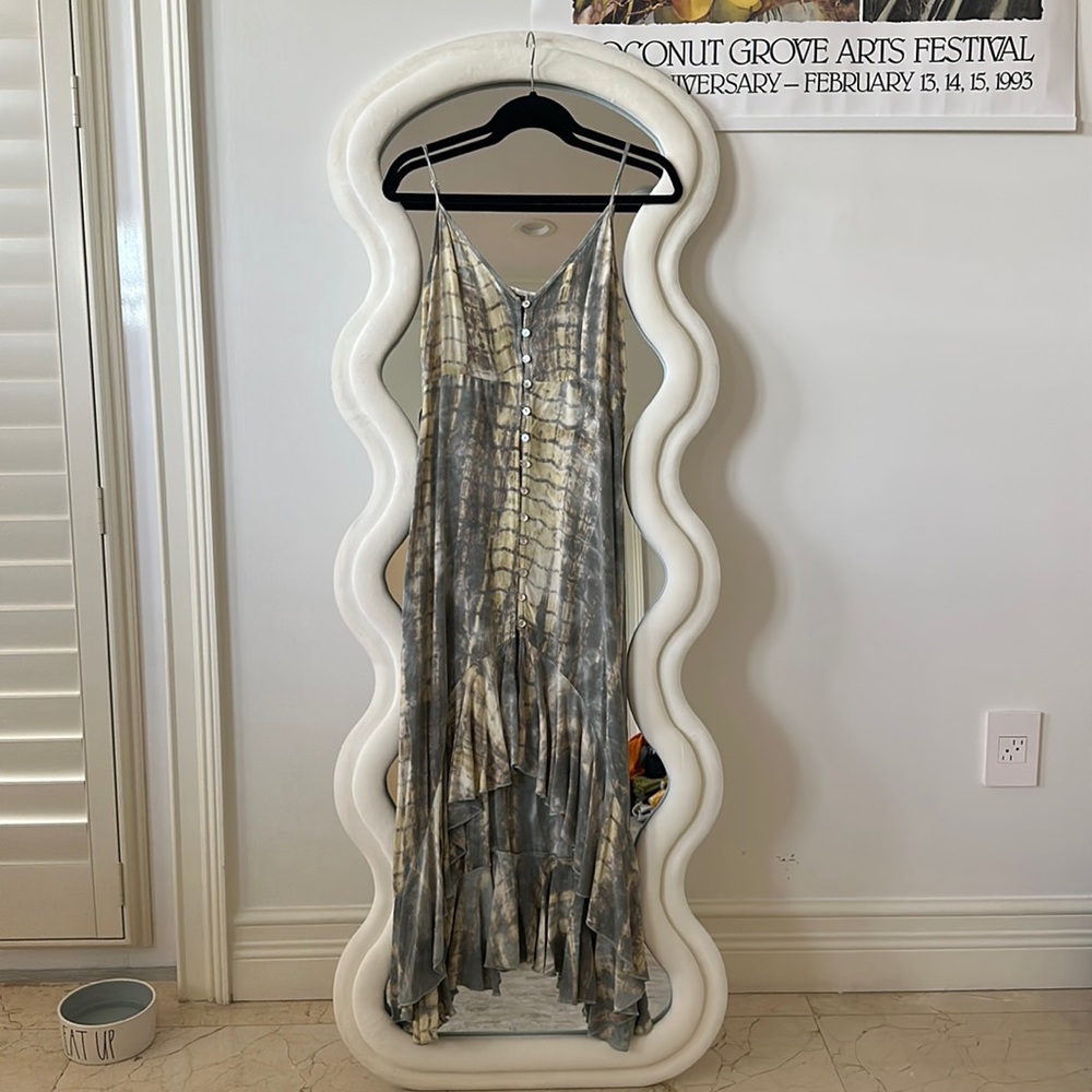 Asymmetrical tie-dye flowy dress
